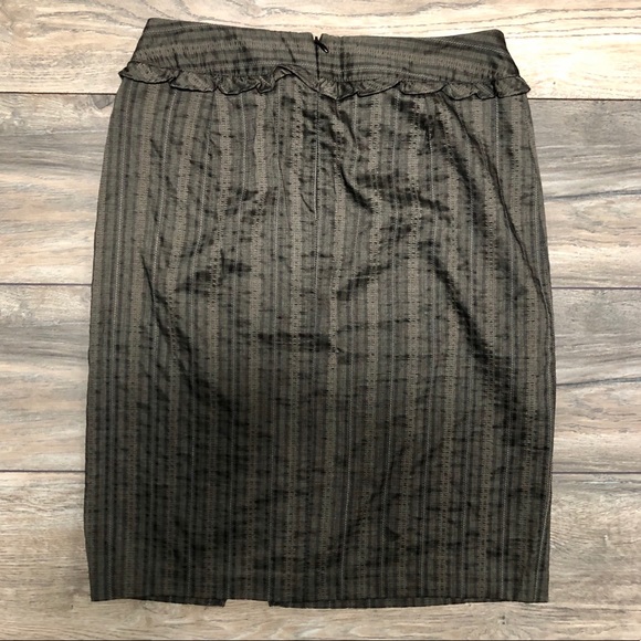 The Limited - pinstripe skirt, size 4 - Picture 2 of 2